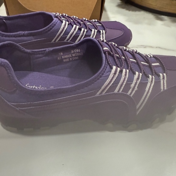 Comfortview Shoes Women’s Size 1W Purple/White Slip-On BNIB 36-1216-5 - Picture 11 of 12